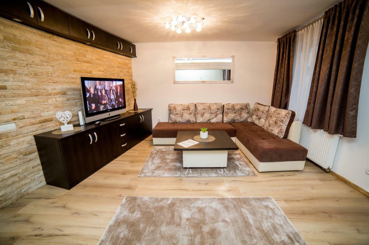 Apartament Ultra Piata Mihai Viteazul Apartment